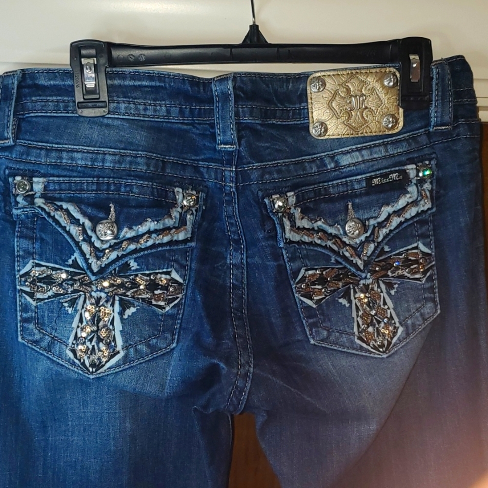 Miss Me Jeans Size 32 medium wash